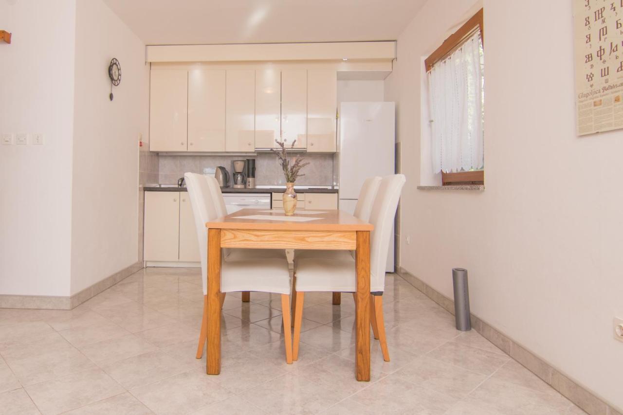 Apartmani Villa Kalinic Njivice Exteriér fotografie